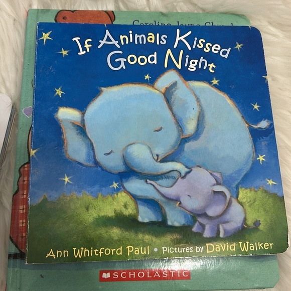 Popular baby toddler books Good night moon Minnie Mouse Set of 6 hardcover books - Picture 4 of 8